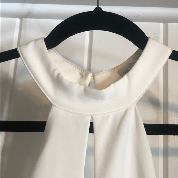 Flowy white dress with key hole - Picture 3 of 9